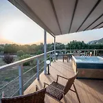 Sorina Kefalonia * Svoronata